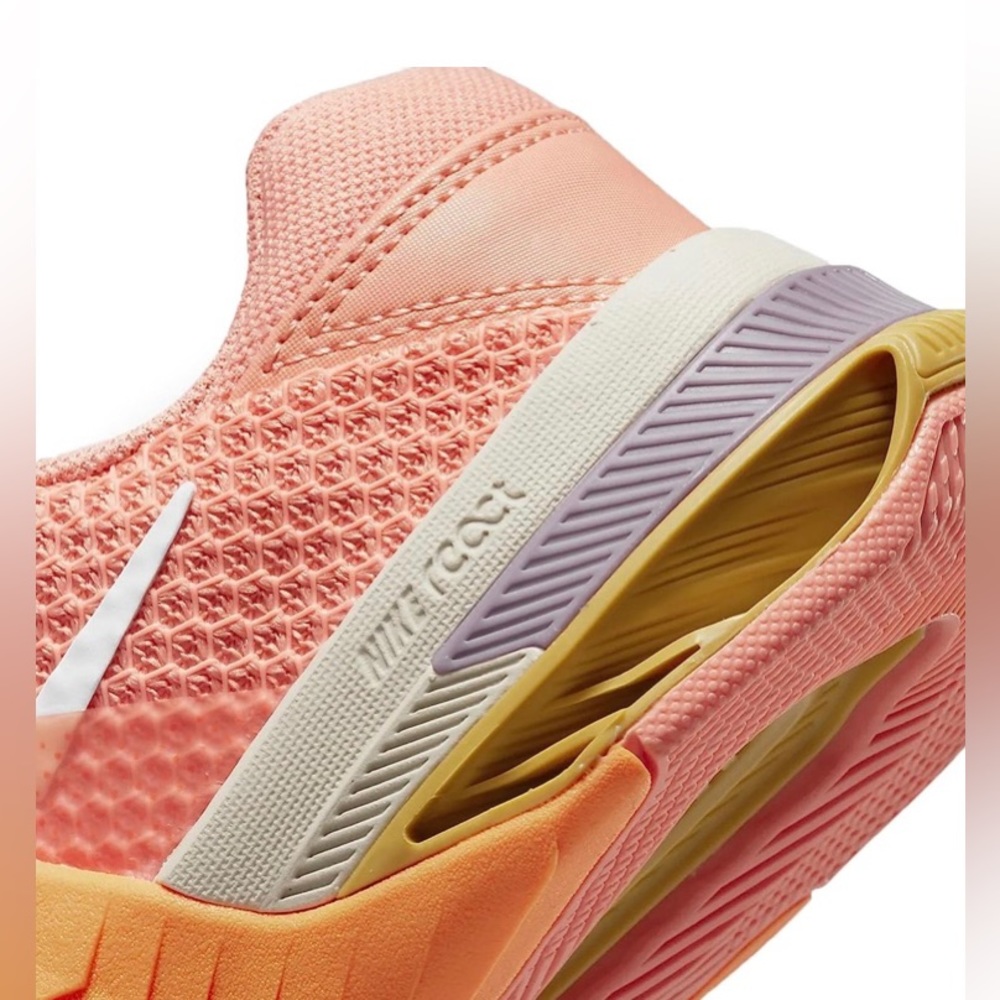 Nike Metcon 7 Crimson Bliss Sail Training Shoes - Picture 9 of 9